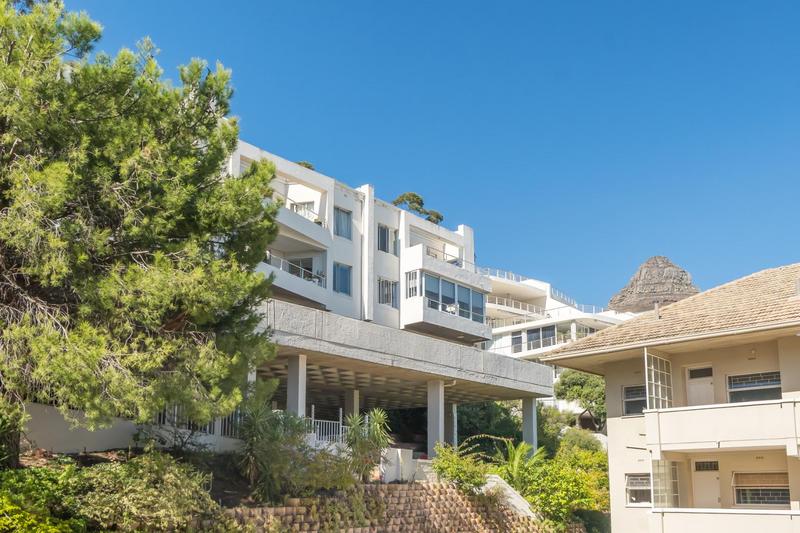 To Let 2 Bedroom Property for Rent in Sea Point Western Cape